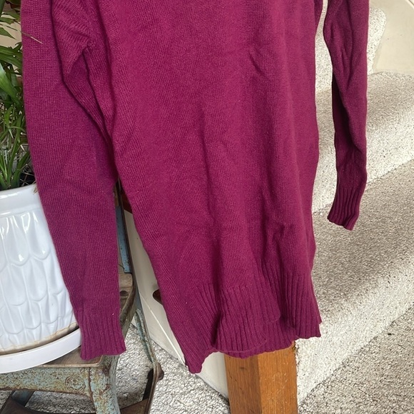 Athleta Women's Cashmere Wool V-Neck Sweater - Burgundy - Picture 4 of 9